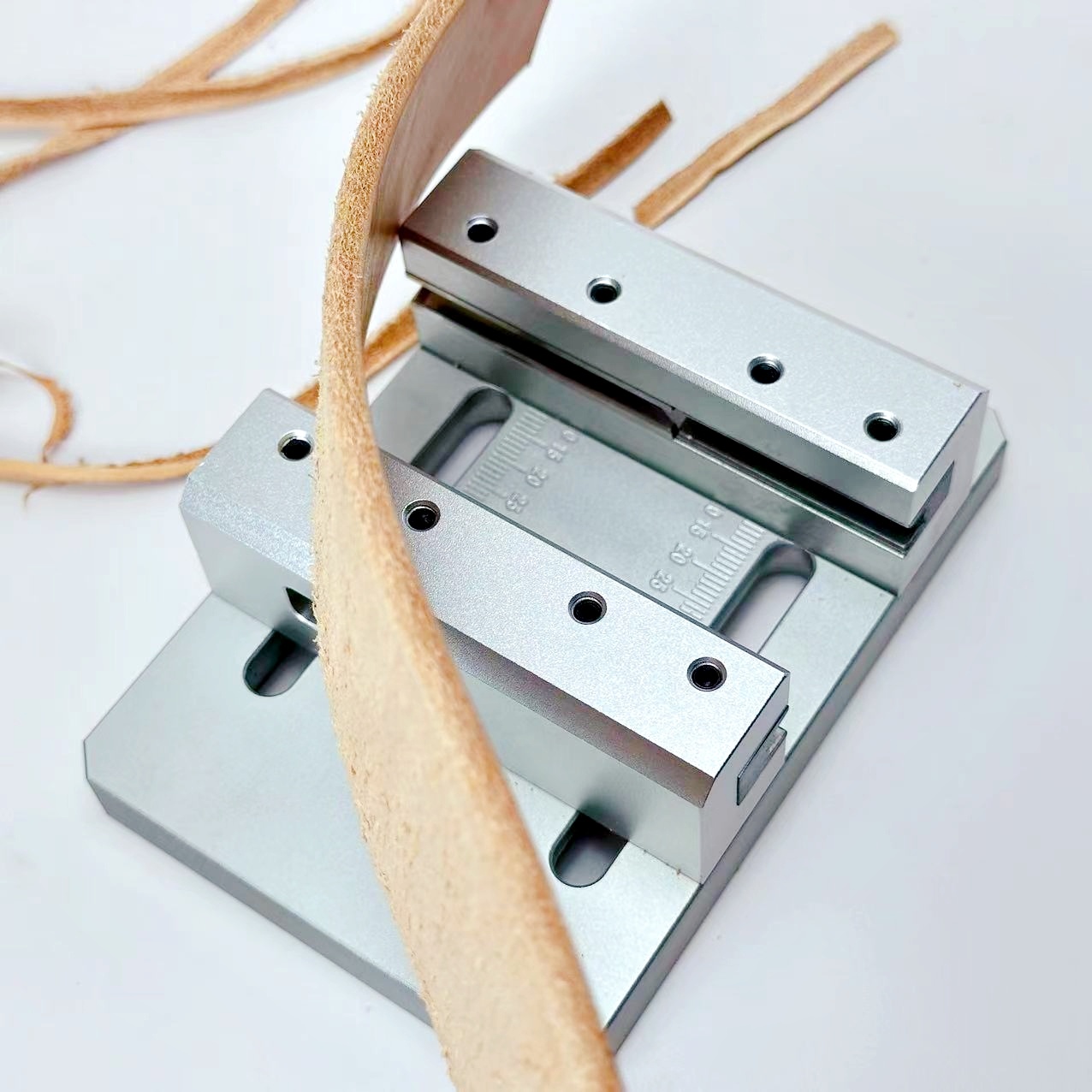 Leatherwork Machine - ベルトエッジトリミングマシン ベルト半円形ベベラー ベルトストリップエッジ DIY レザーエッジベベラー レザーワーククラフトツール